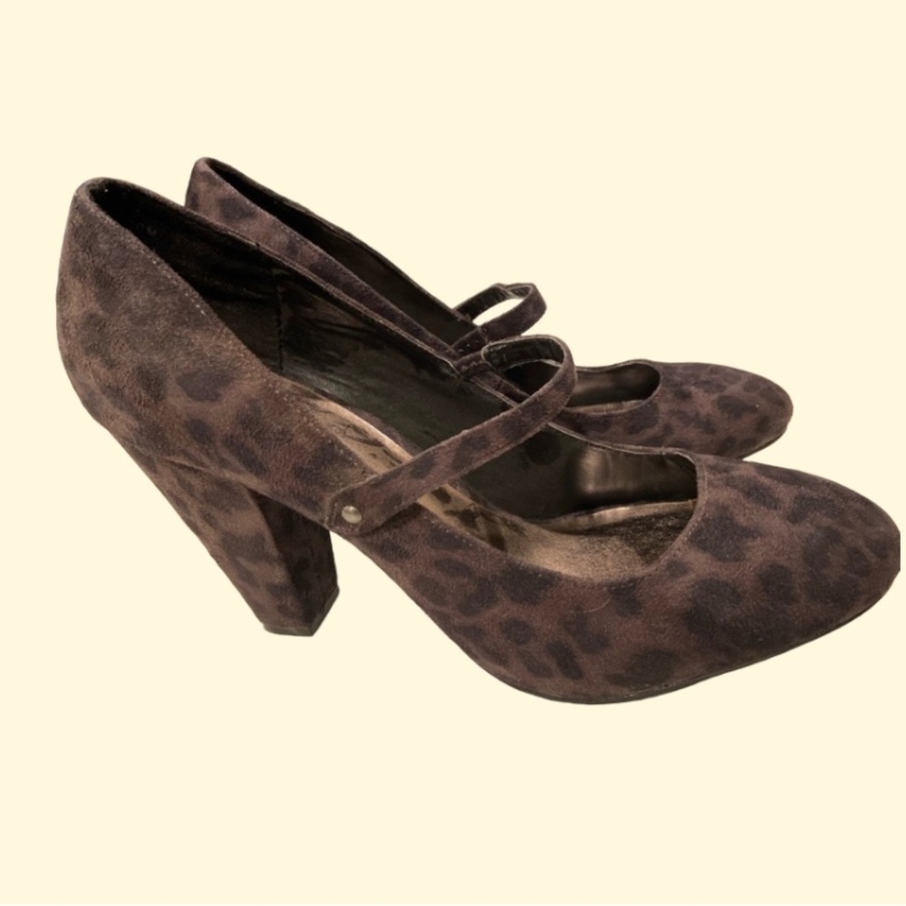 NWOT (never worn) Solanz heels!